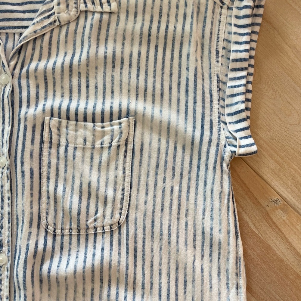 American Eagle Blue White Striped Button Up Shirt Lightweight Coastal Casual - Picture 8 of 13